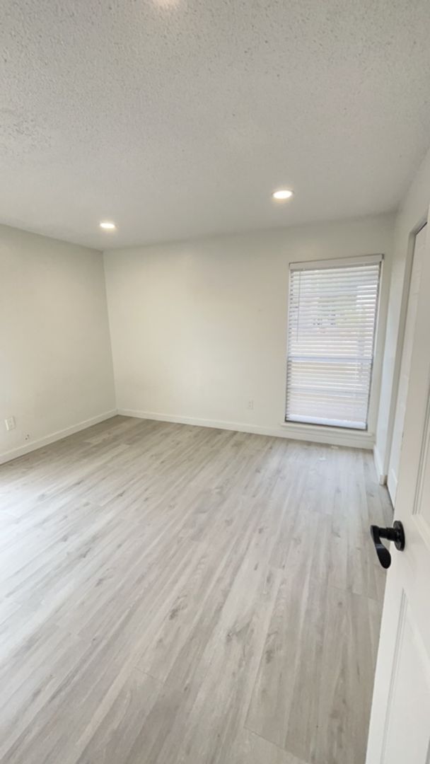 Building Photo - 2955 SE 53rd Ct