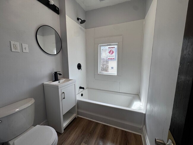 Building Photo - 11702 Tuscora Ave