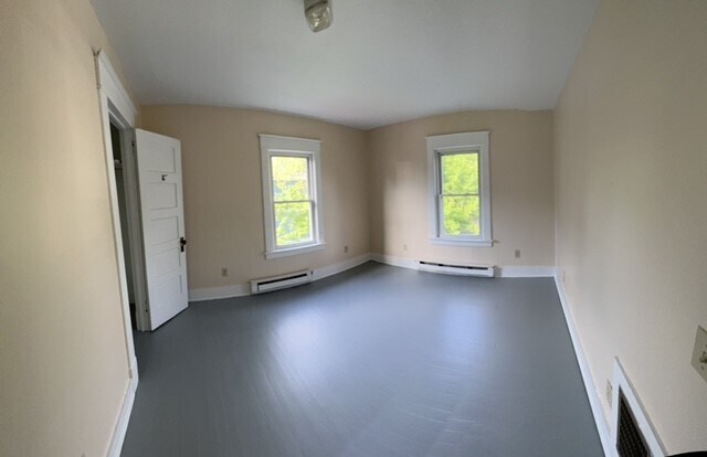 Building Photo - 15 Isham St
