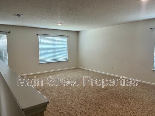 Building Photo - 5862 Blackhorse Cir