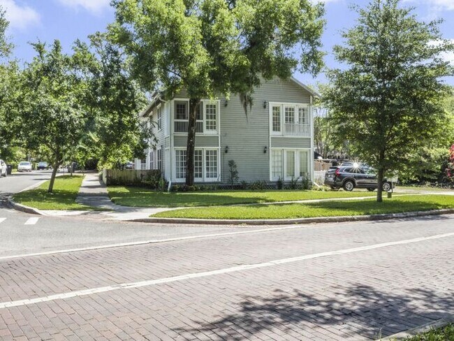 Building Photo - Charming 1/1 condo near Lake Virginia