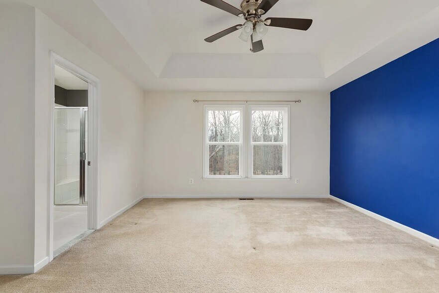 Building Photo - 148 Solara Dr