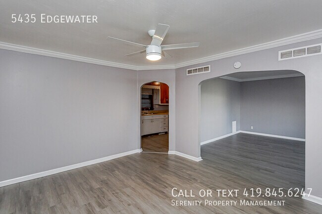 Building Photo - 5435 Edgewater-
