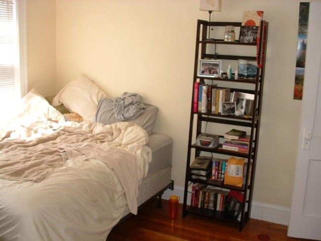 Building Photo - Pets-Friendly, Porch, Laundry on a Site, Parking for Rent, Yard