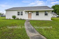 Building Photo - 3042 Terry Dr