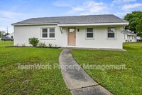 Building Photo - 3042 Terry Dr