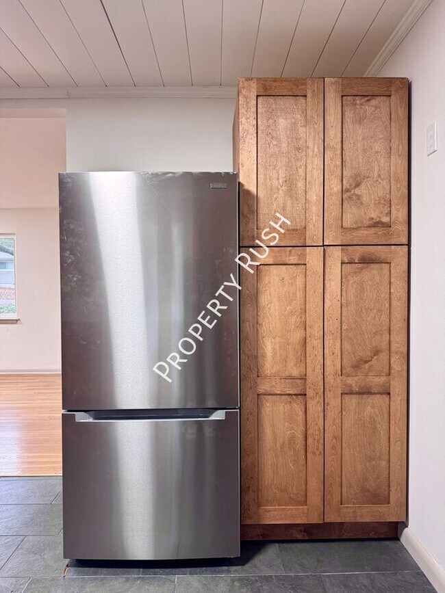 Building Photo - 3906 Forest Highland Cir