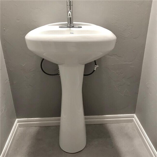 Building Photo - 3317 Lakeshire Ridge Way