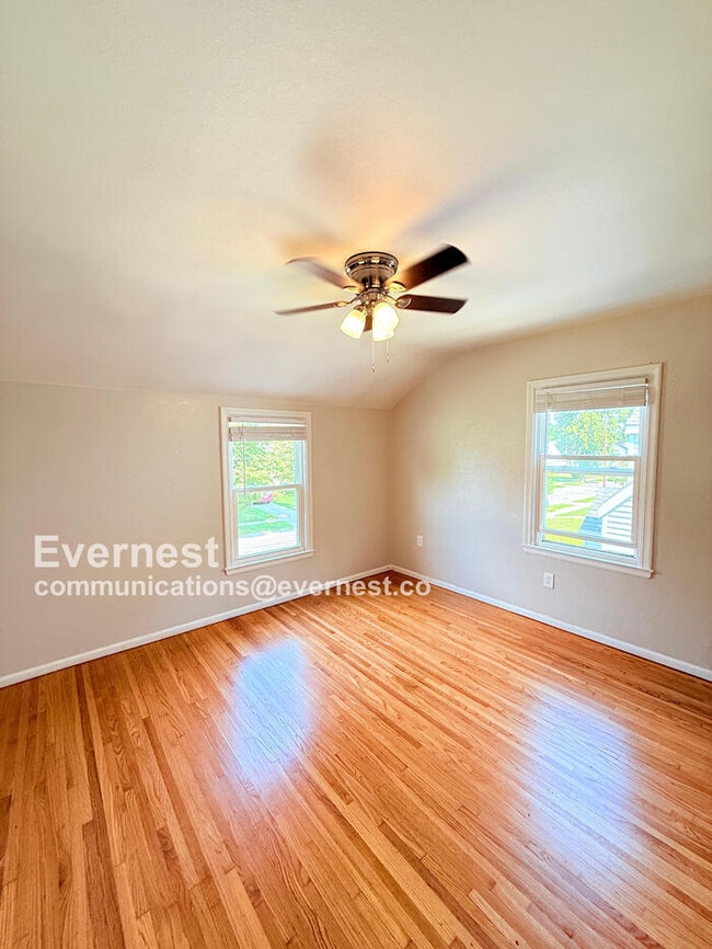 Building Photo - 3852 Wallwerth Dr