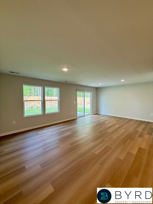 Building Photo - 421 Rivanna Hl Rd