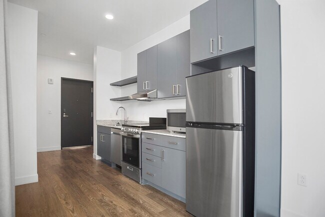 Sylvan Studio - Kitchen - Broadview at Vanderbilt