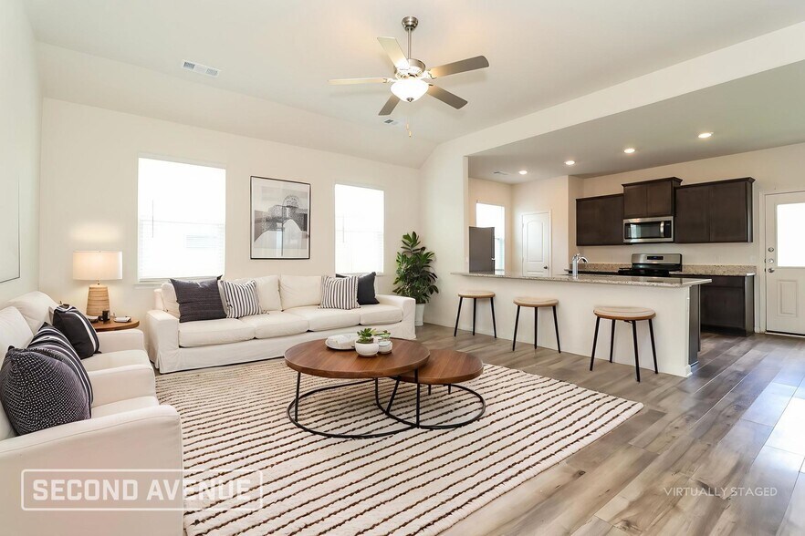 Building Photo - 1329 Woodwinds Dr