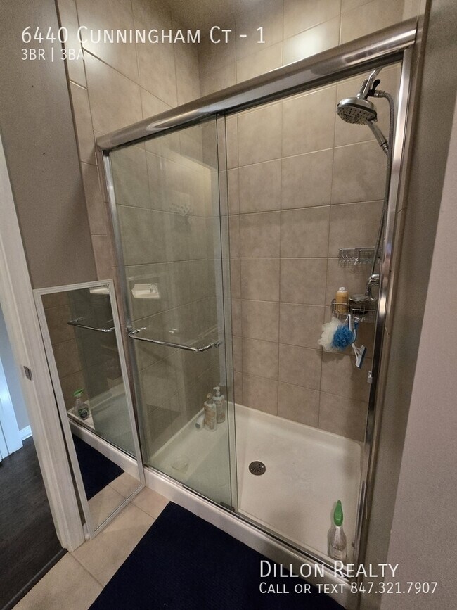 Building Photo - 6440 Cunningham Ct