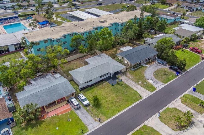 Building Photo - 11424 79th Ave