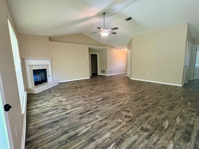Building Photo - Indian Woods Home with a Cozy Fireplace & Stainless Steel Appliances!