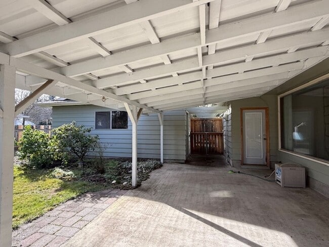 Building Photo - Amazing Freshly Updated Four Bedroom Two Bath Home In Amazing Lebanon Location!