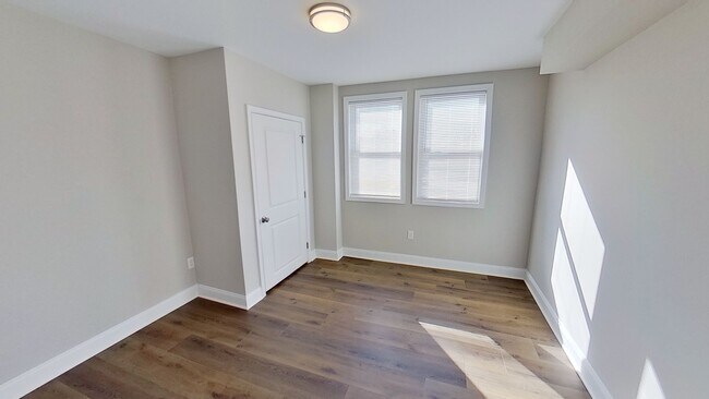 Building Photo - 3607 Fernhill Ave