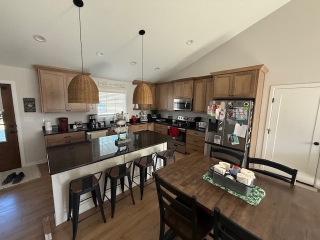 Building Photo - 104 E Madison Dr