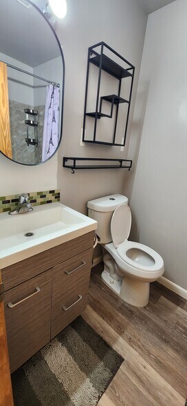 Building Photo - 319 Farmingdale Cir