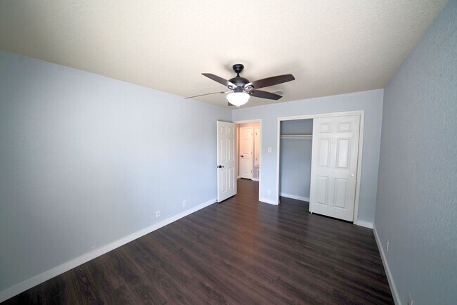 Building Photo - Great 4 Bedroom, 2.5 Bathroom Home Now Ava...