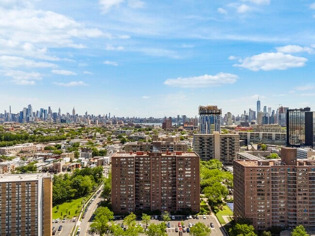 Building Photo - 201 St Pauls Ave