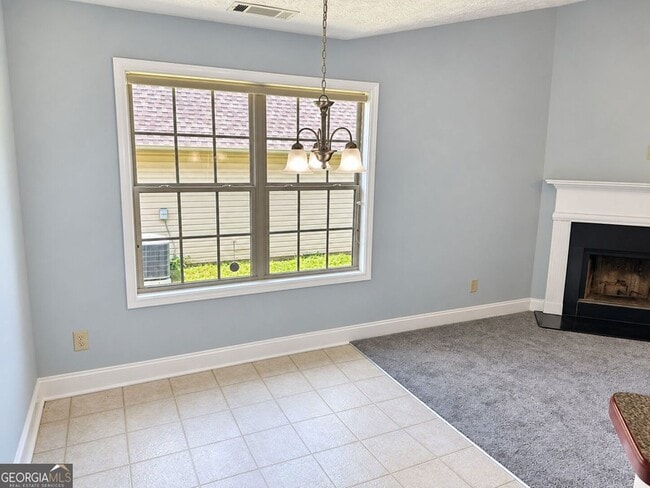 Building Photo - 561 Highland Pointe Dr