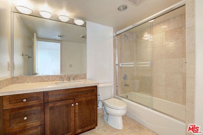 Building Photo - 11851 Laurelwood Dr