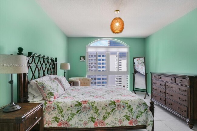 Building Photo - 2080 S Ocean Dr