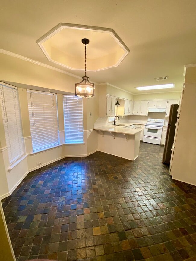 Building Photo - ** 3/2 IN NEW GREENACRES PLACE **
