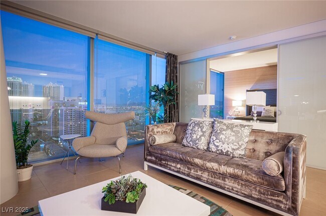 Building Photo - 3722 S Las Vegas Blvd