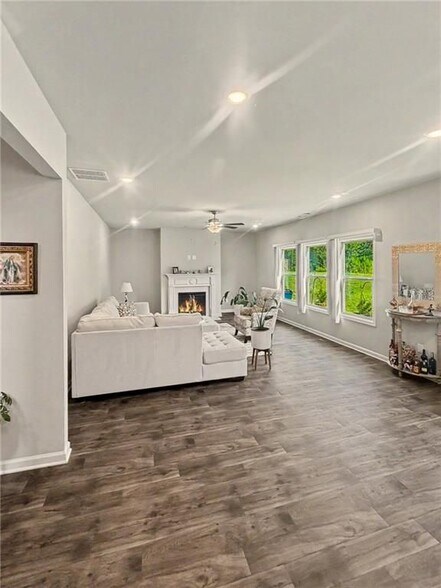 Building Photo - 369 Auburn Crossing Dr