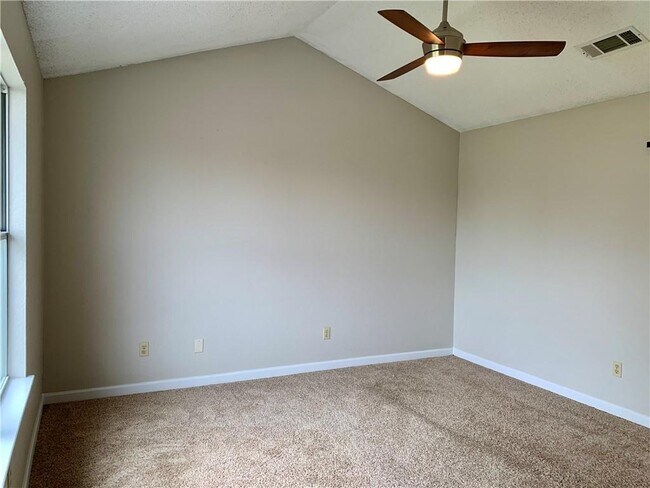 Building Photo - 2406 Stirrup Dr