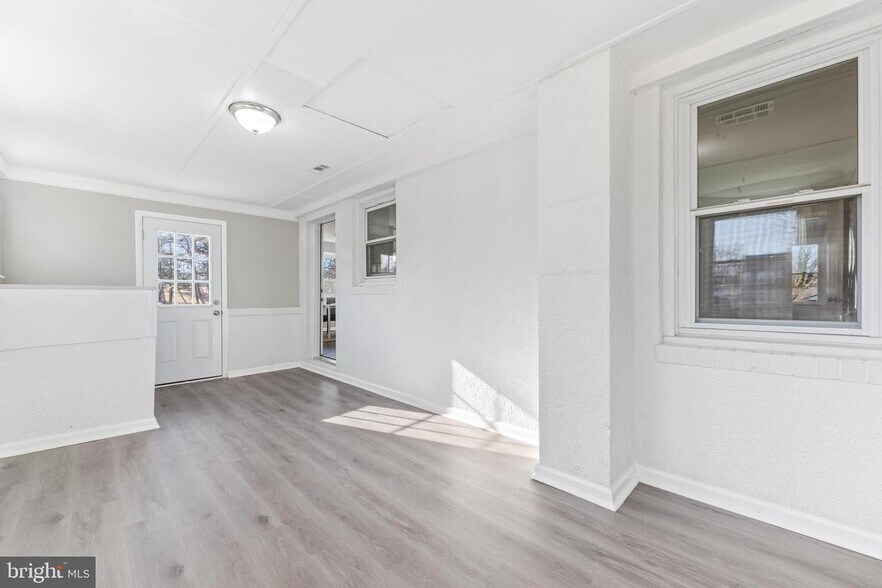 Building Photo - 713 Biddle Rd