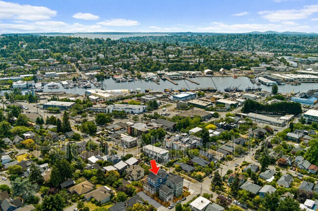Building Photo - 4142 3rd Ave NW
