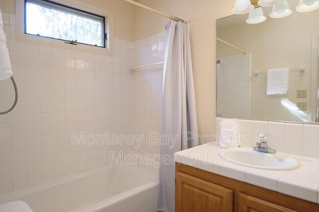 Building Photo - 138 17th St