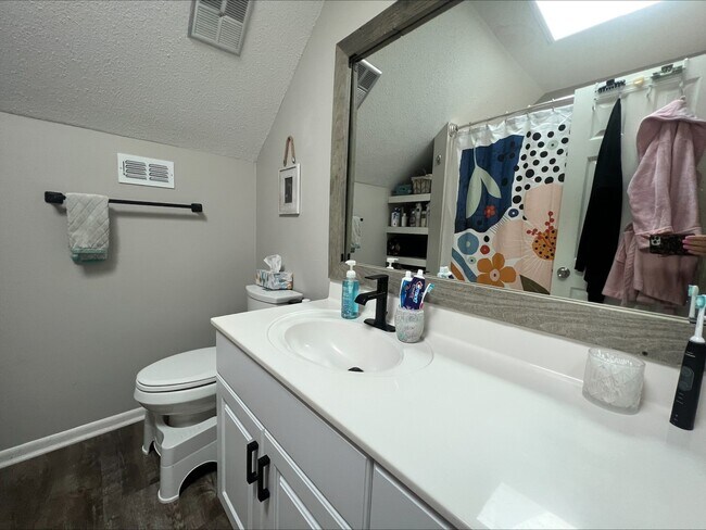 Building Photo - 352 Sailfish Dr