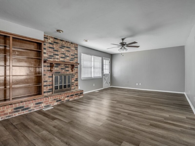 Building Photo - 715 S Pleasant View Dr
