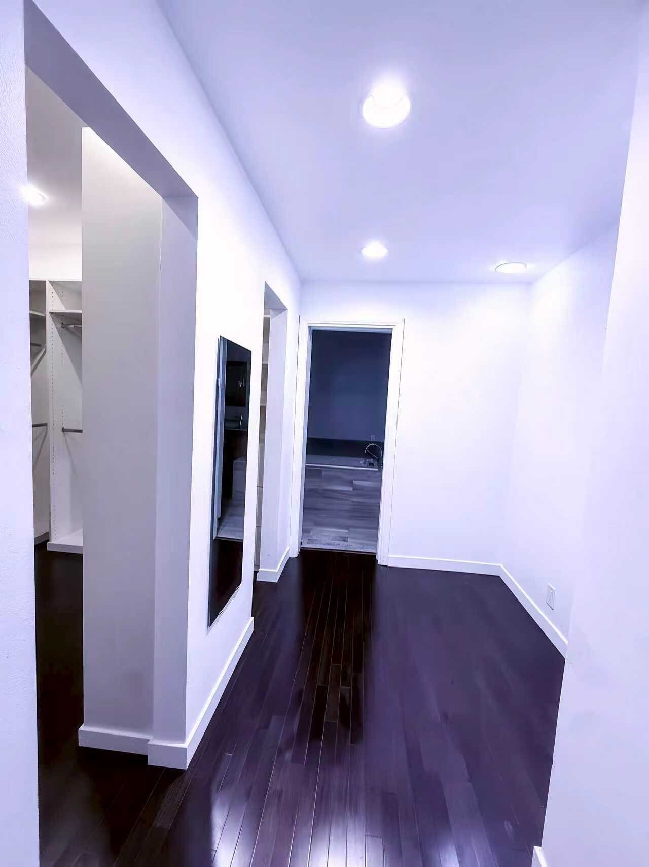 Master suite hallway - 1120 Granville Ave