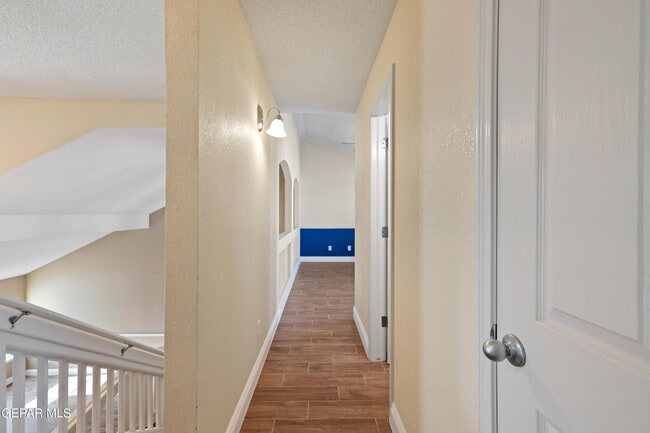 Building Photo - 11236 Northview Dr