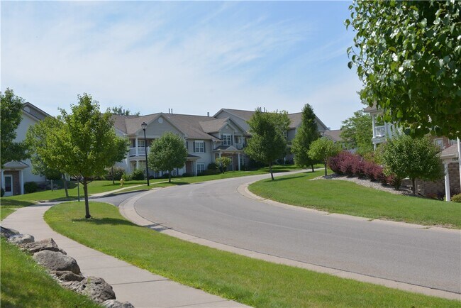 Building Photo - 1609 Hill Park Ct