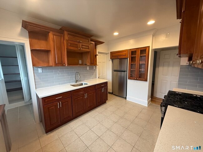 Building Photo - 293 Beechmont Ave