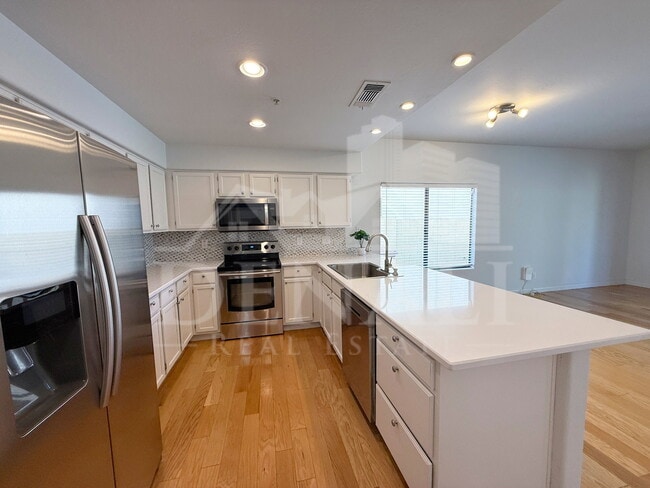 Building Photo - 14204 N 100th Pl