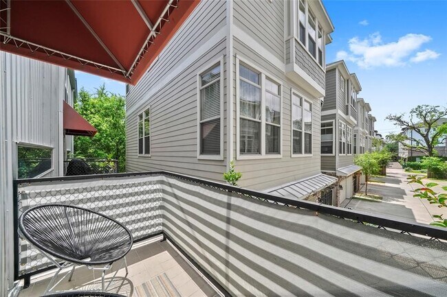 Building Photo - 6140 Grand Blvd