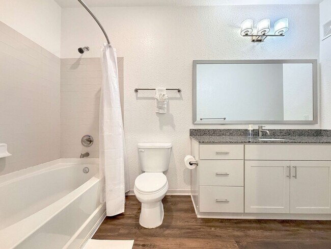 Building Photo - 1515 Flournoy Lp