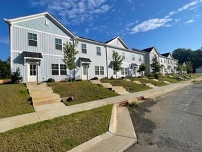 Building Photo - DogwoodVillageTRL108