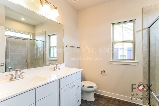 Building Photo - 122 Lanyard Dr