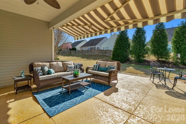 Building Photo - 2076 Belair Dr