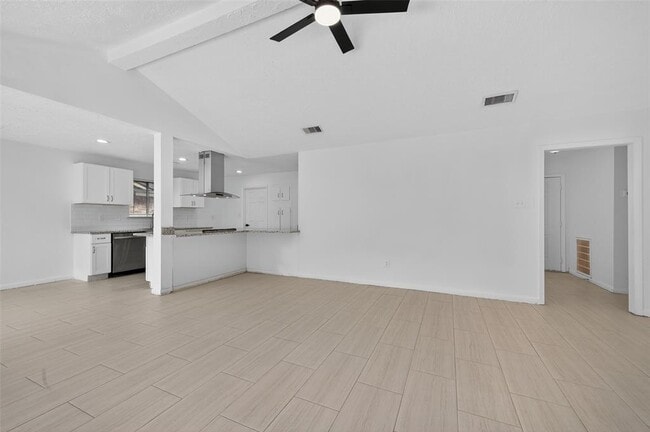 Building Photo - 7635 Dawnridge Dr