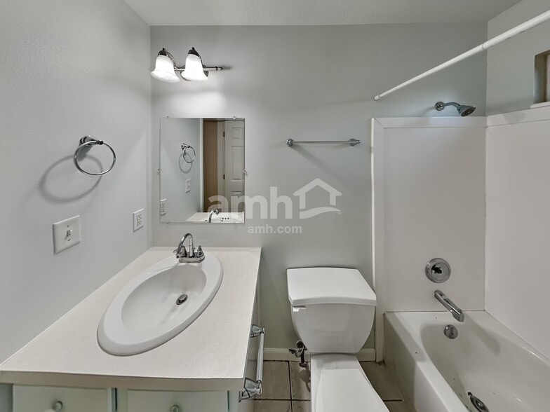 Building Photo - 1659 W 1065 S