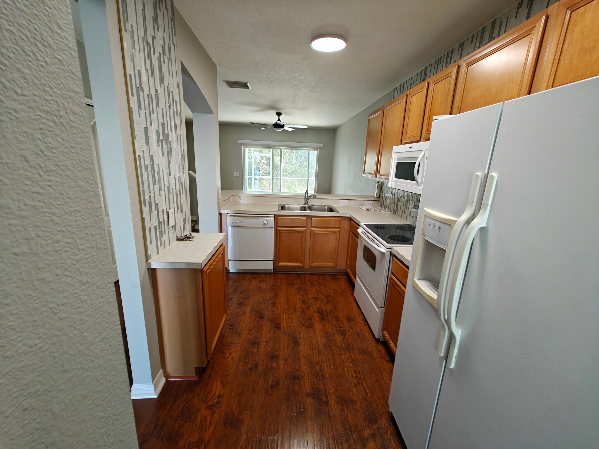 Building Photo - 5864 Fishhawk Ridge Dr